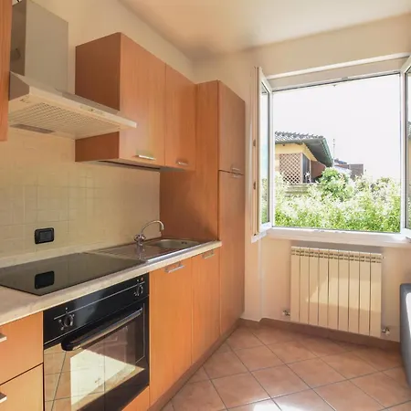 Apartman Gorgeous In With Wifi Domaso